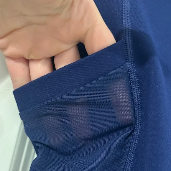 Fabletics Powerhold Capris Pocket Leggings - Picture 3 of 4